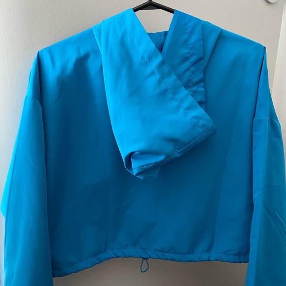 FOREVER21 cropped blue windbreaker - Picture 2 of 4